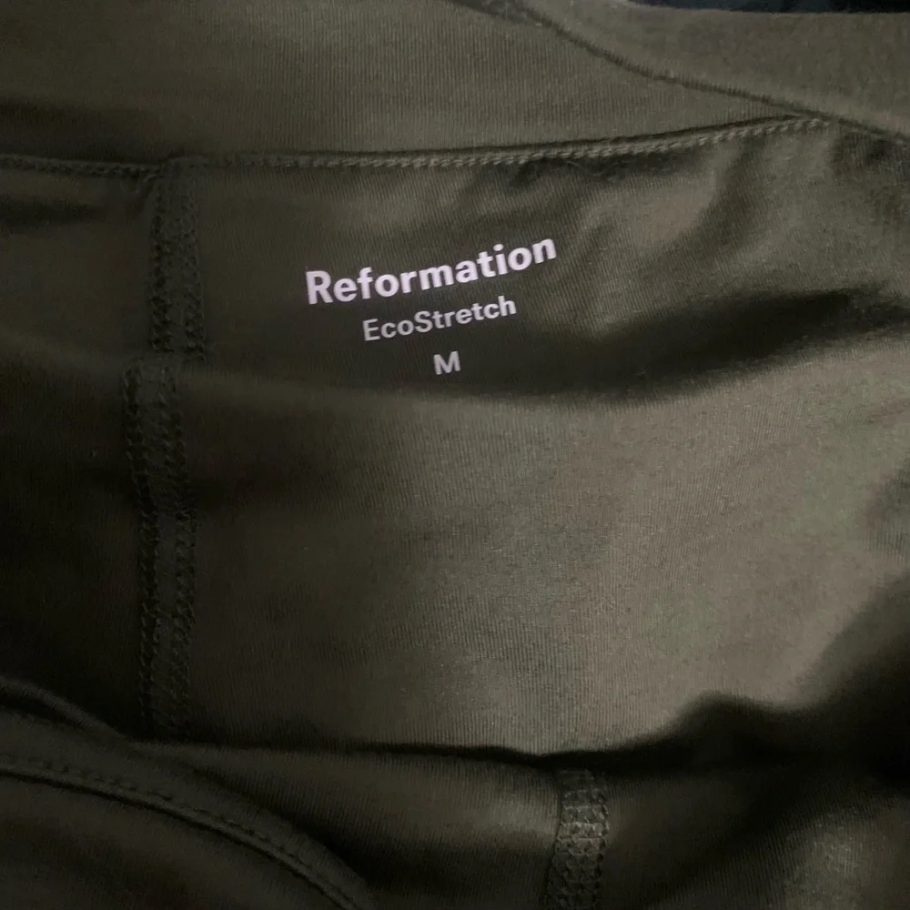 Reformation olive green skort. Size medium. - Picture 2 of 4